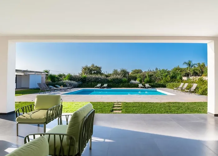Malolu Luxury Villa